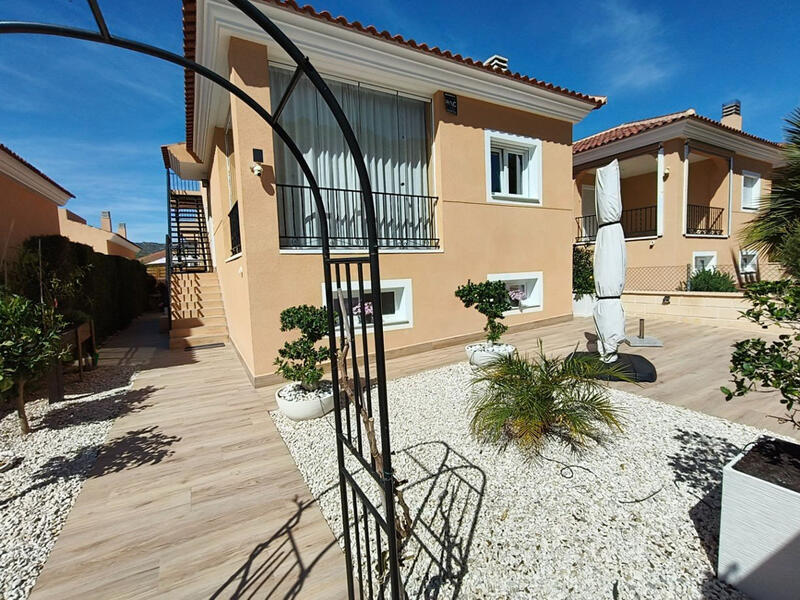 Villa for sale in La Romana, Alicante