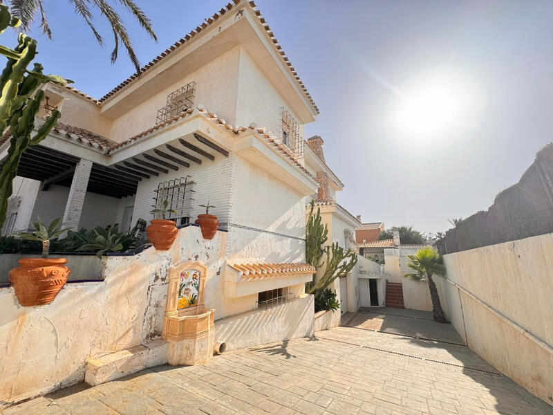 5 bedroom Villa for sale