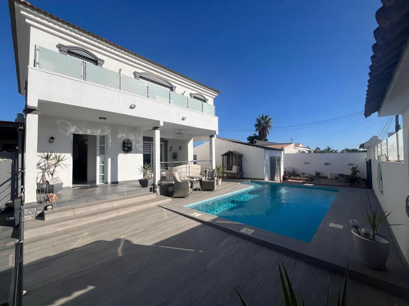 Villa for sale in Cabo Roig, Alicante