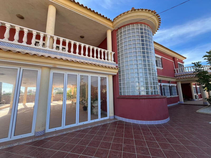 6 Cuarto Villa en venta