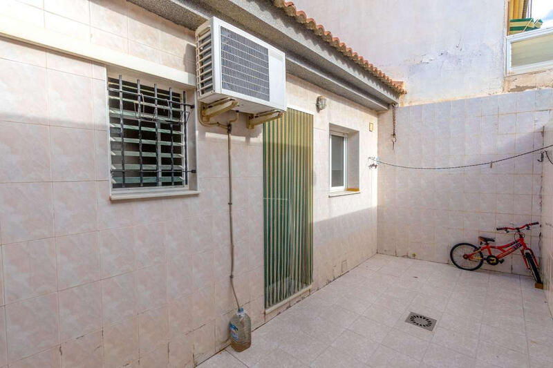 2 Cuarto Villa en venta