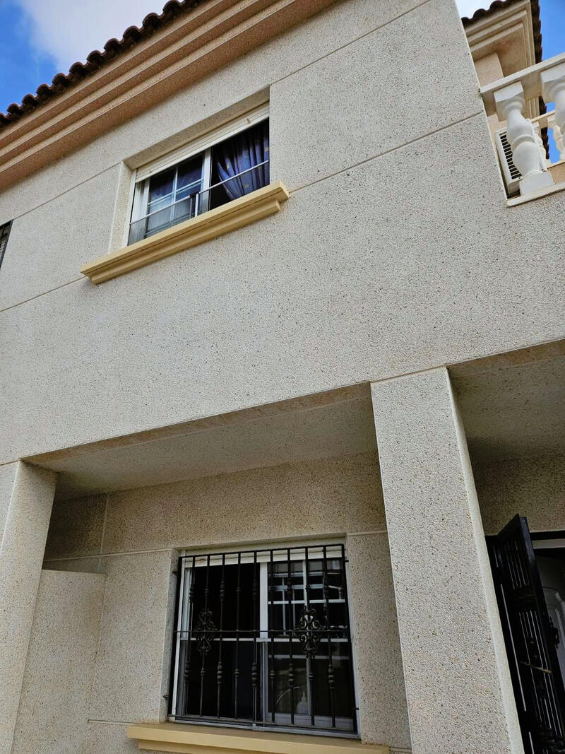 2 Cuarto Villa en venta