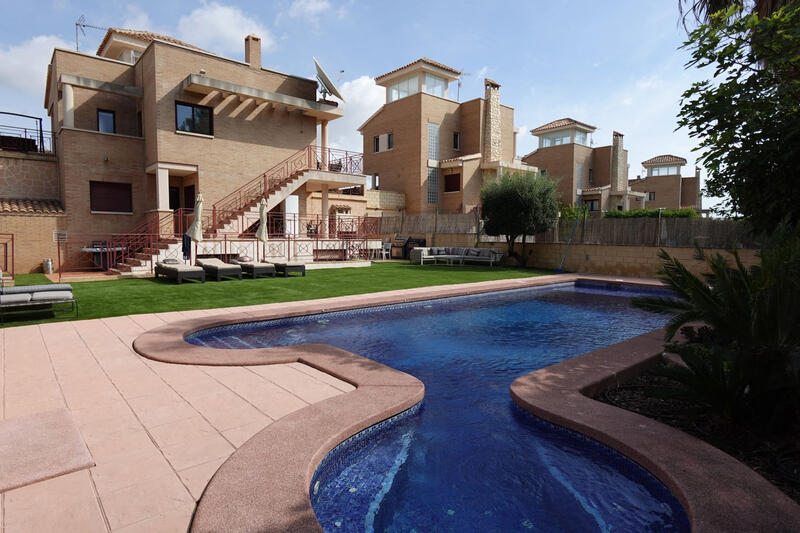 Townhouse for sale in Torrevieja, Alicante