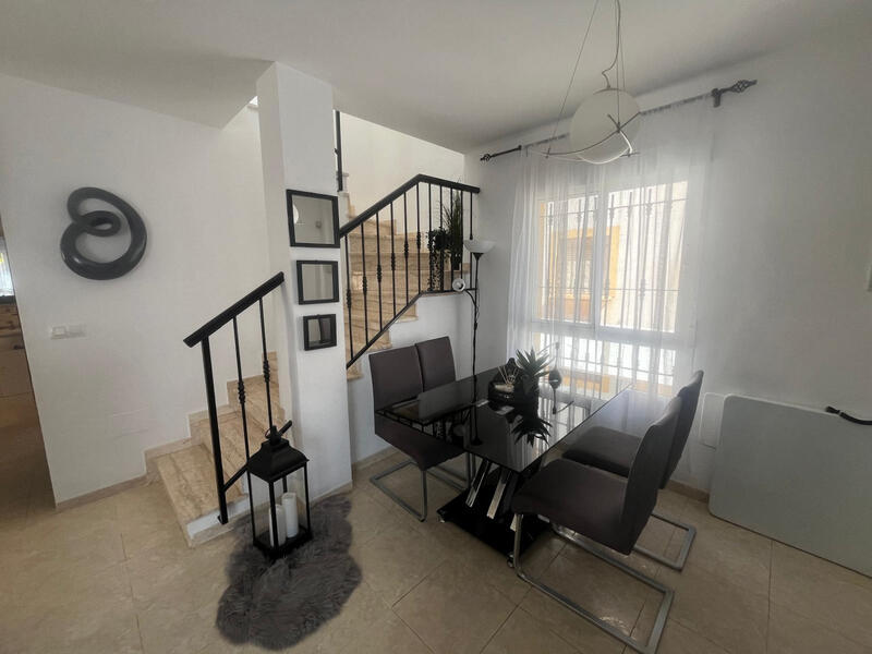 2 Cuarto Villa en venta