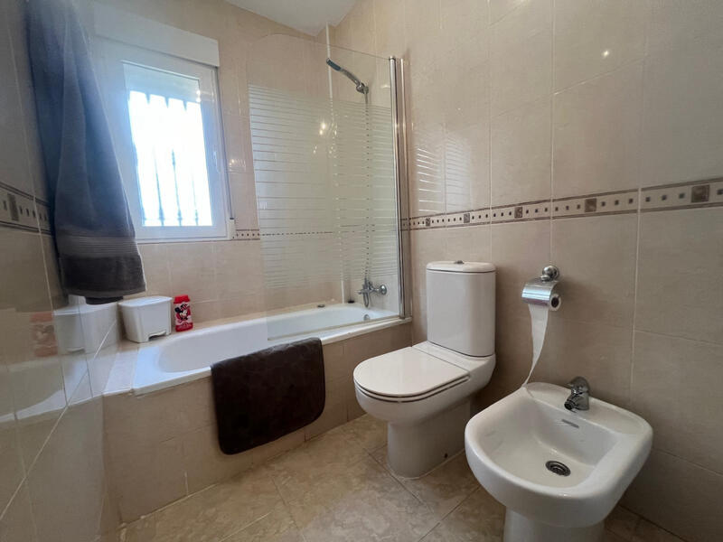 2 Cuarto Villa en venta