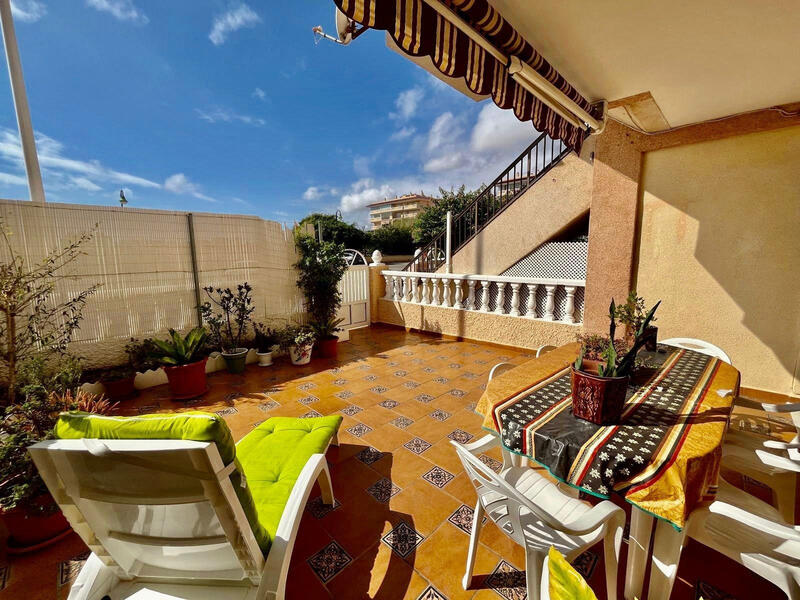 Villa à vendre dans Torrevieja, Alicante