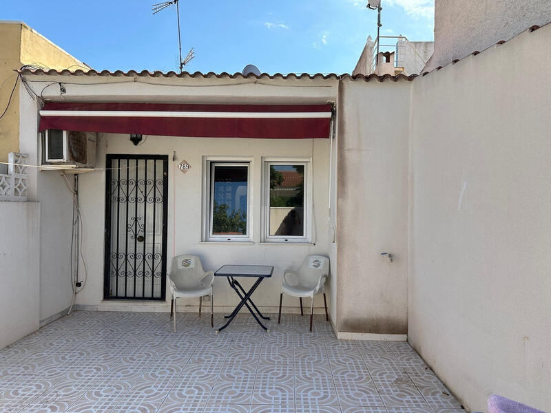 2 Cuarto Villa en venta