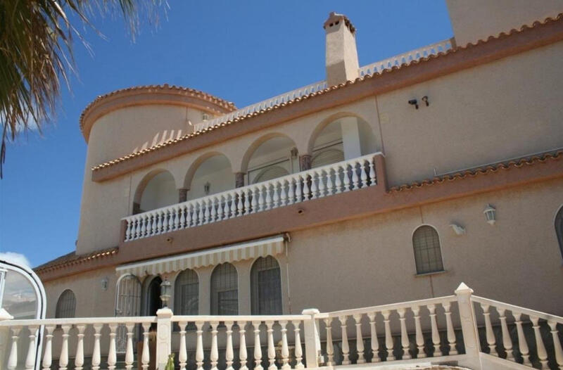 Villa til salg i Torrevieja, Alicante