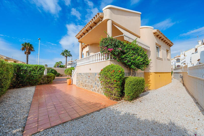 3 Cuarto Villa en venta