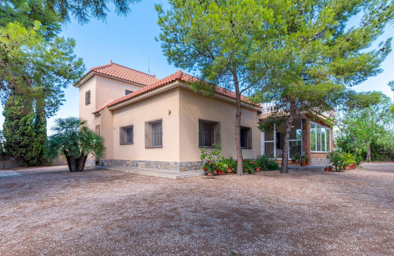 4 Cuarto Villa en venta