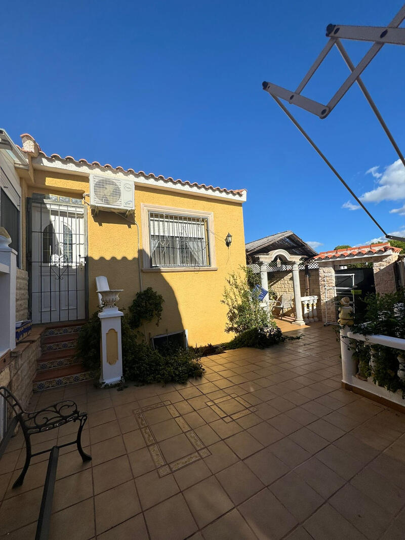 6 Cuarto Villa en venta