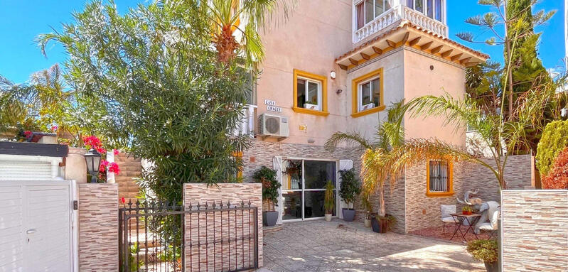 4 Cuarto Villa en venta