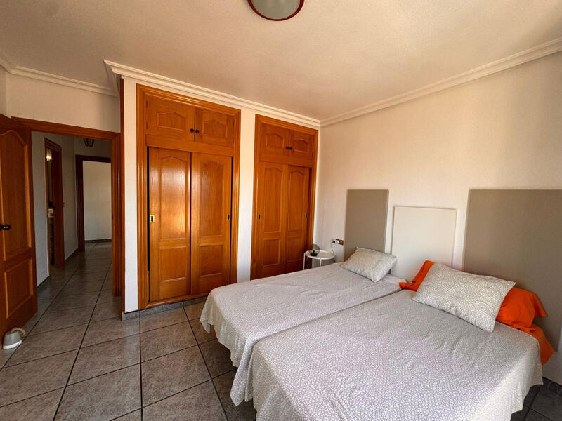 9 Cuarto Villa en venta