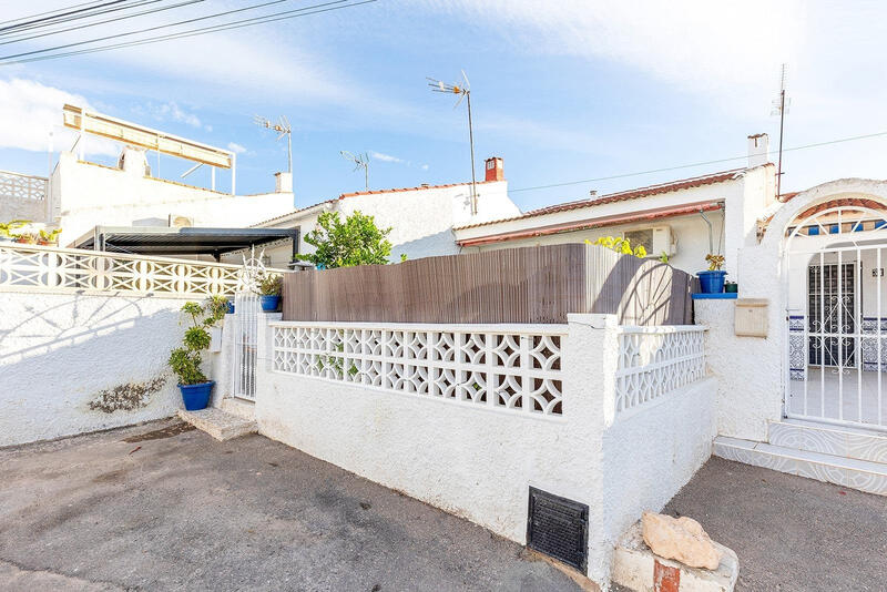 2 Cuarto Villa en venta