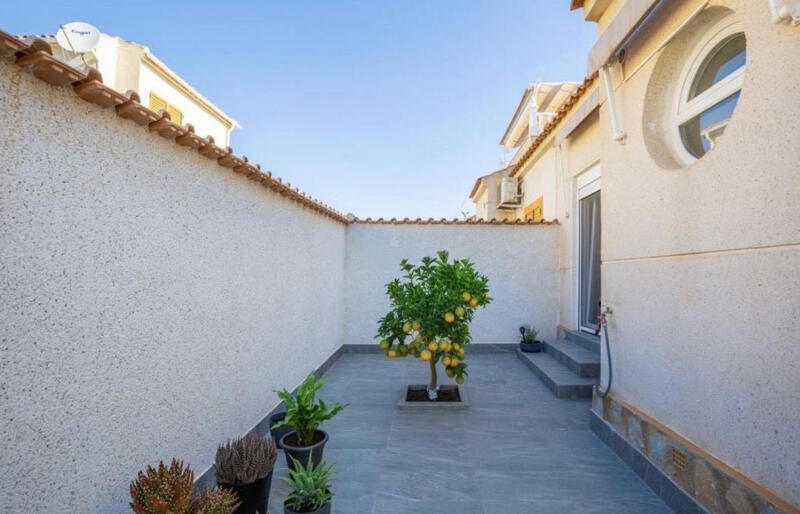 2 Cuarto Villa en venta