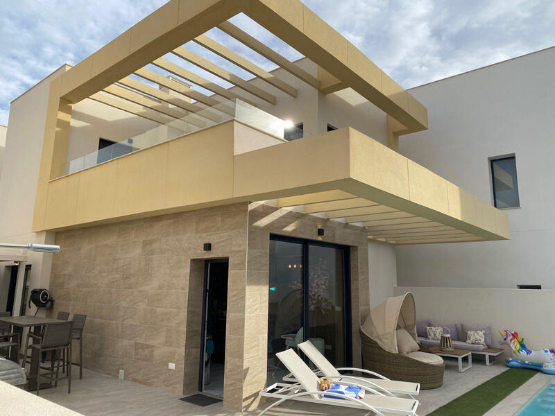 Villa for sale in Los Montesinos, Alicante