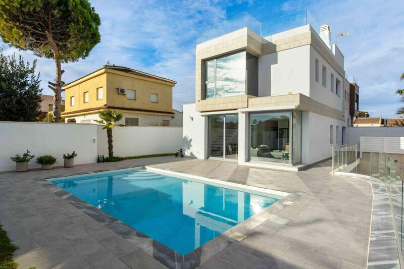 Villa à vendre dans Los Balcones, Alicante