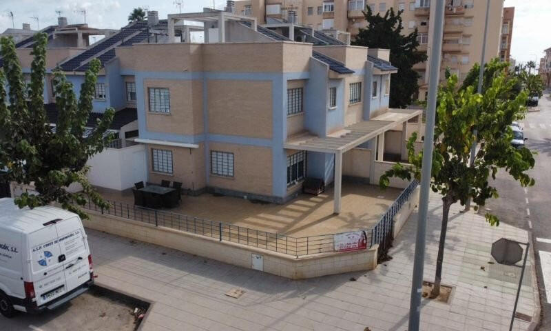 4 Cuarto Villa en venta