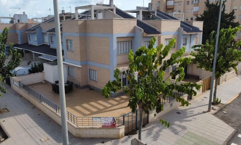 4 Cuarto Villa en venta