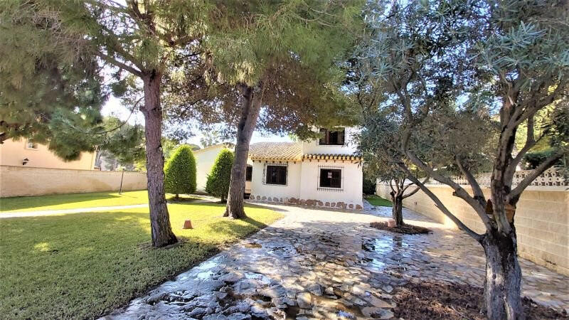 4 Cuarto Villa en venta