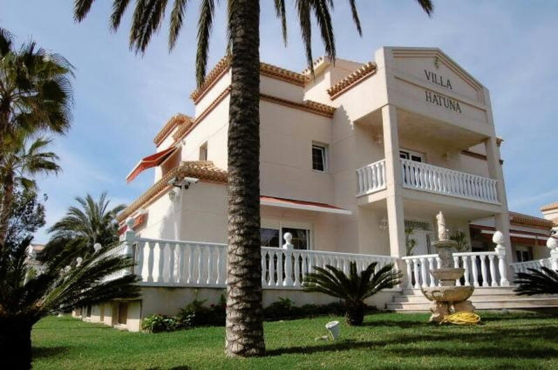 Villa til salg i Playa Flamenca, Alicante