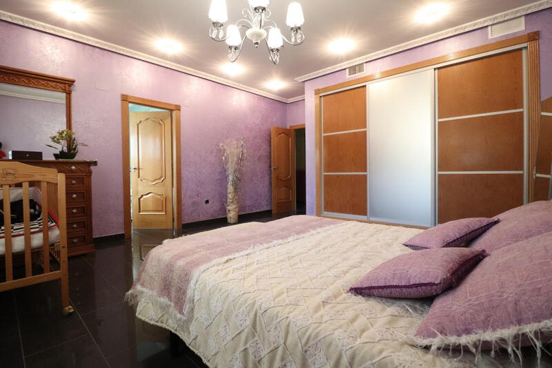 4 Schlafzimmer Villa zu verkaufen