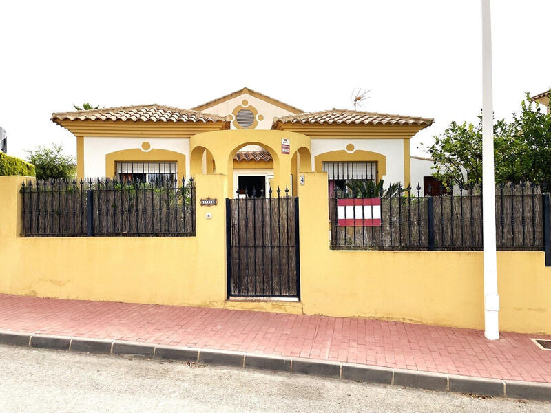 Villa Te koop in Torrevieja, Alicante