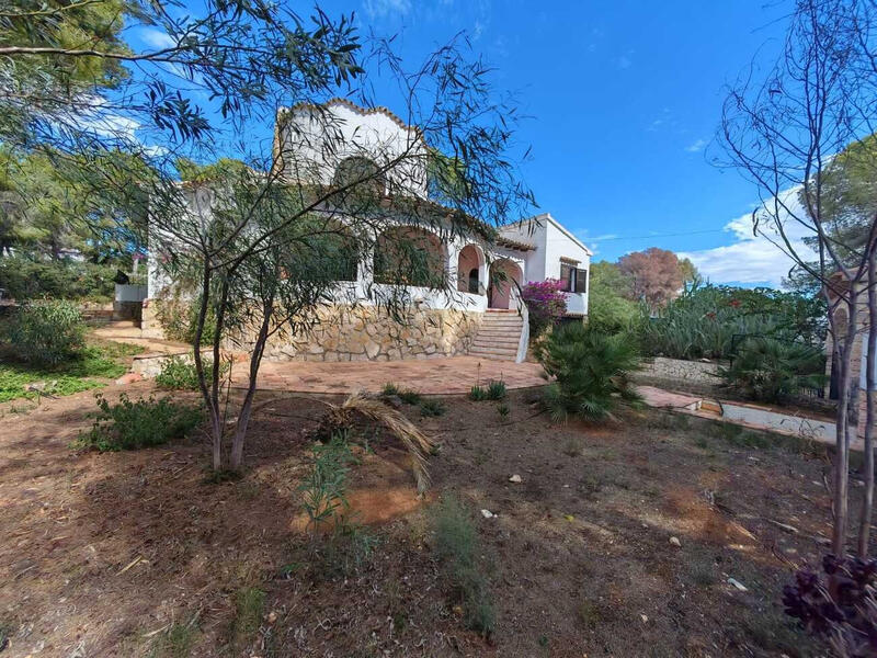 Villa for sale in Moraira, Alicante