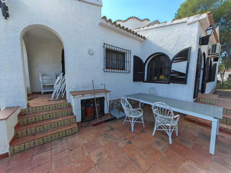 4 Cuarto Villa en venta