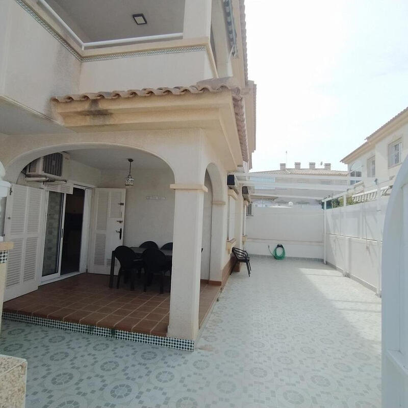 2 Cuarto Villa en venta