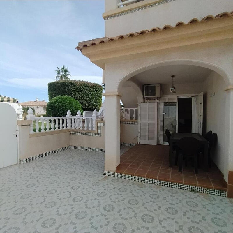 2 Cuarto Villa en venta