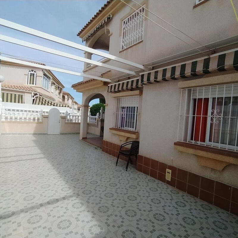 2 Cuarto Villa en venta