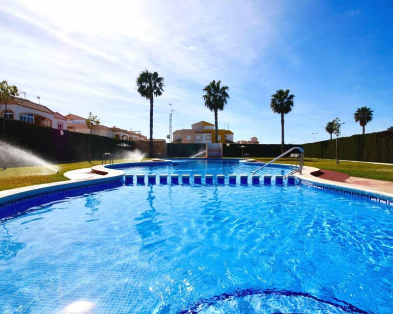 Villa en venta en Torrevieja, Alicante