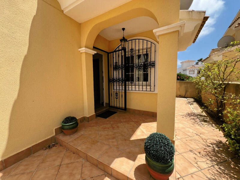 3 Cuarto Villa en venta