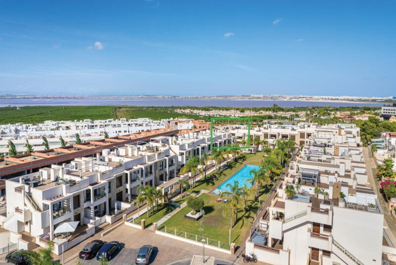 вилла продается в Torrevieja, Alicante