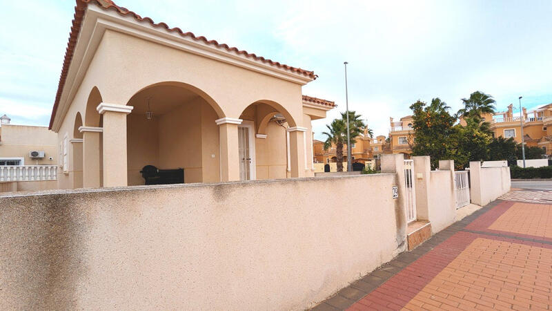 3 Cuarto Villa en venta