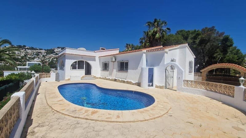 Villa til salg i Moraira, Alicante