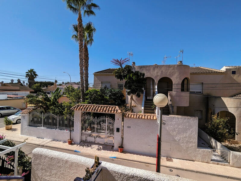 квартира продается в Torrevieja, Alicante