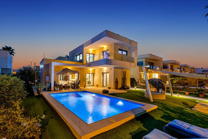 Villa til salgs i Orihuela, Alicante