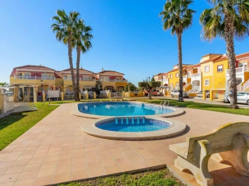 Villa til salgs i Orihuela Costa, Alicante