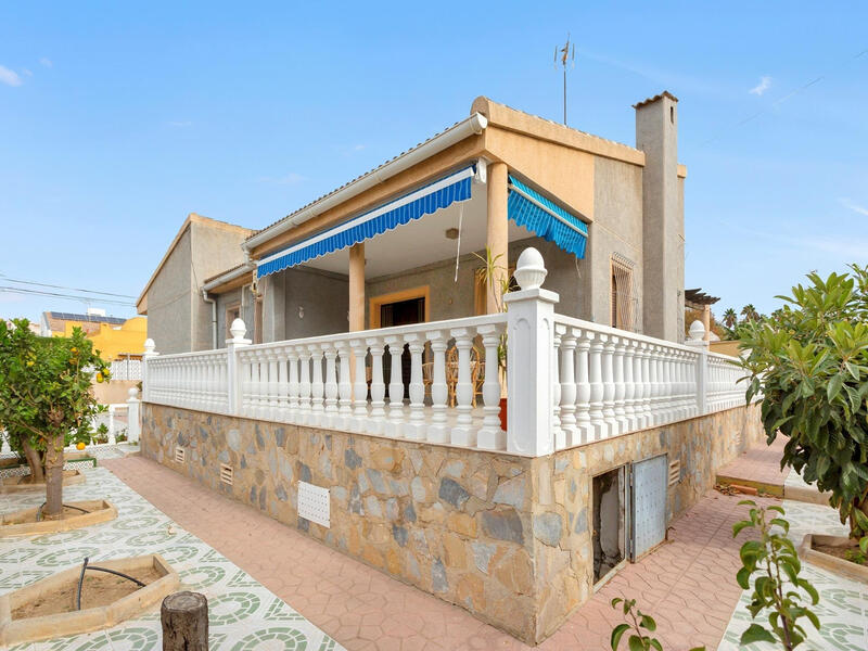 Villa for sale in Torrevieja, Alicante