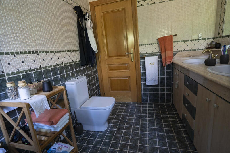 5 slaapkamer Gezinswoning Te koop