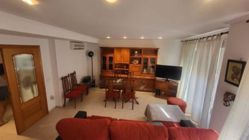 4 bedroom Apartment for sale