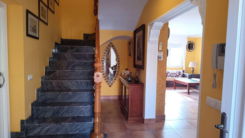 4 bedroom Villa for sale