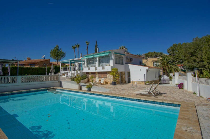 Villa à vendre dans Torrevieja, Alicante