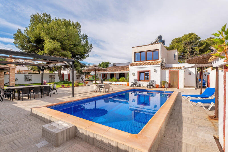 Villa till salu i Orihuela Costa, Alicante