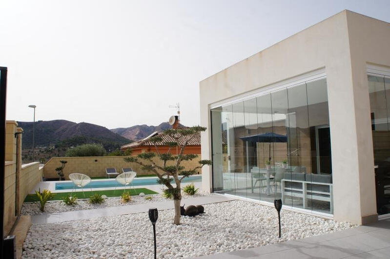 Villa en venta en La Romana, Alicante