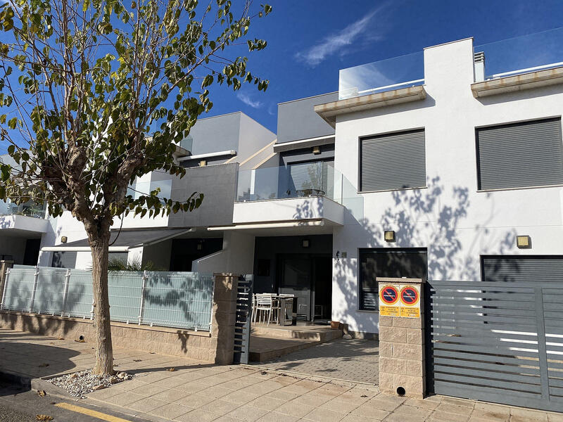 2 Cuarto Villa en venta