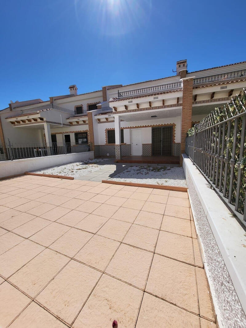 вилла продается в San Miguel de Salinas, Alicante