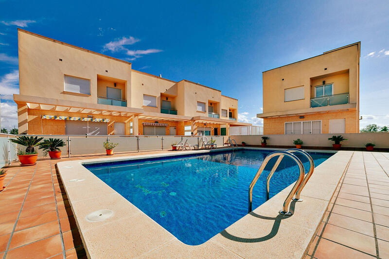 Villa en venta en Los Montesinos, Alicante